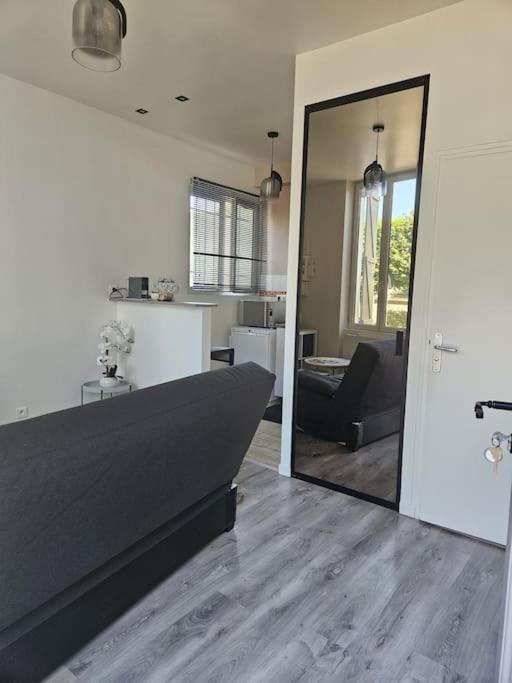 Beautiful F2 Apartment 5 Stops By Train From Paris Moret-sur-Loing Esterno foto