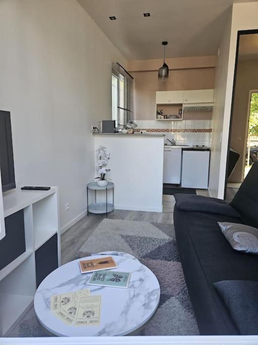 Beautiful F2 Apartment 5 Stops By Train From Paris Moret-sur-Loing Esterno foto